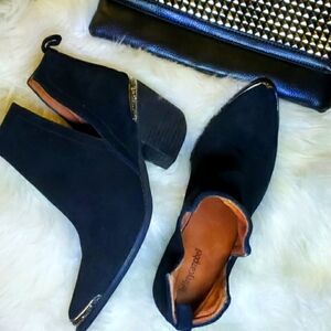 Jeffrey Campbell Black Suede Cromwell Ankle Boots 9.5